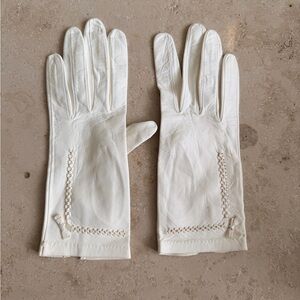 Vintage Spring Leather Gloves with Decorative Braid